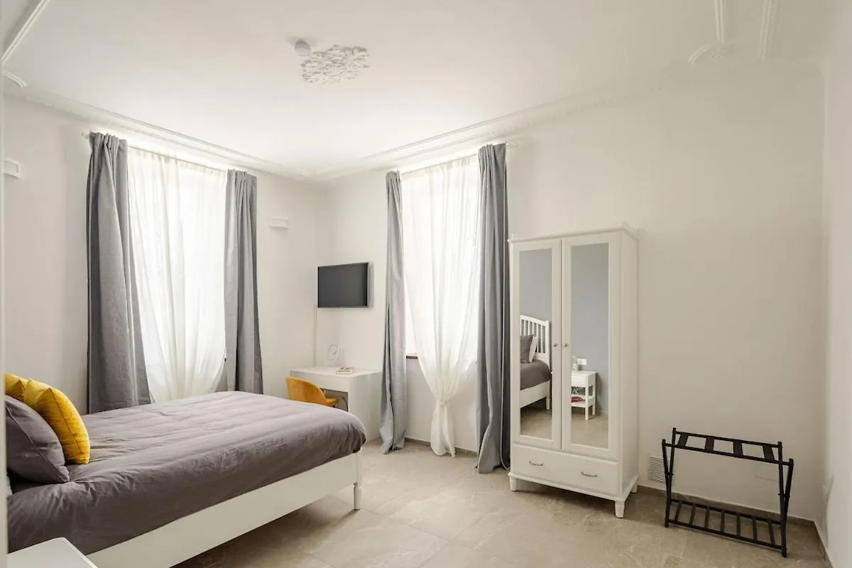 Elegant Central Design Apartment - Parking Roma