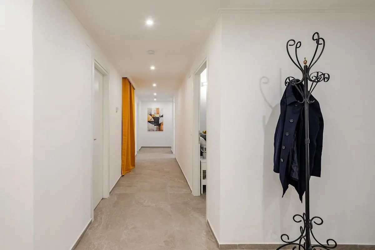 Elegant Central Design Apartment - Parking Рим