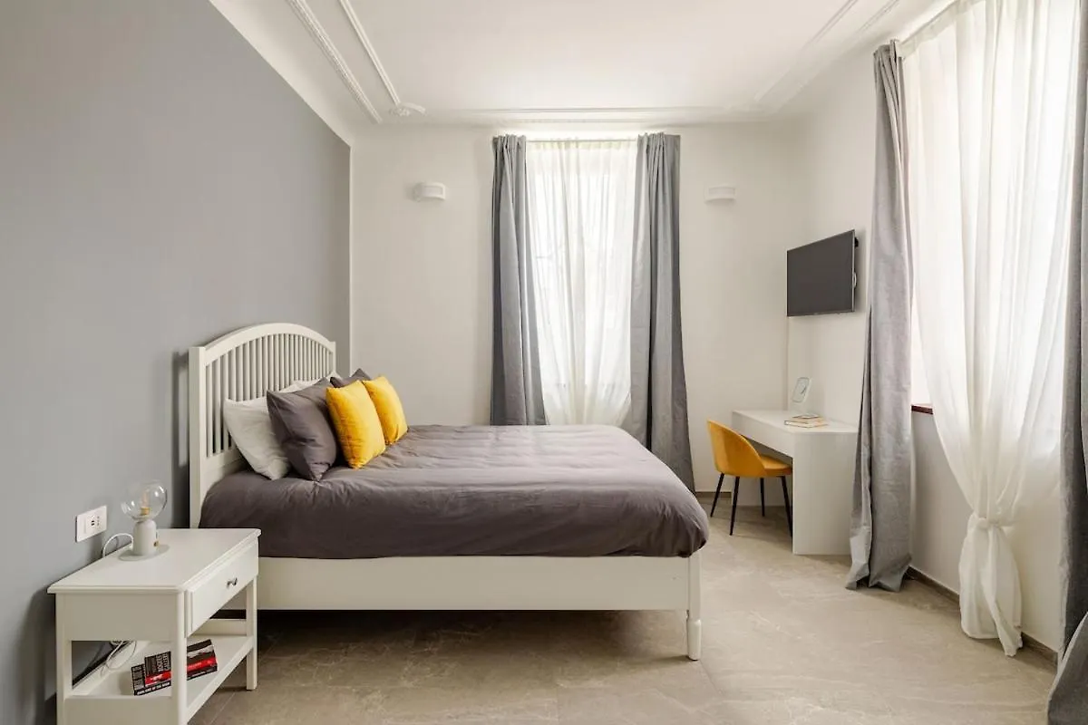 Elegant Central Design Apartment - Parking Rome Italy