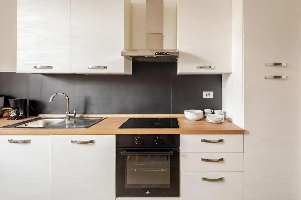 Elegant Central Design Apartment - Parking Rome 0*,  Italy